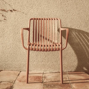 Kave Home Tuinstoel 'Isabellini' Gerecyclede kunststof, kleur Terracotta