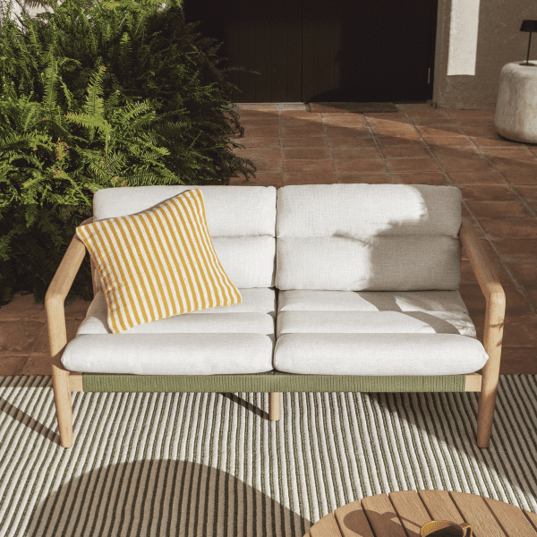 Kave Home 2-zits Tuinbank Menfi Acaciahout en touw, 136cm - Donkergroen