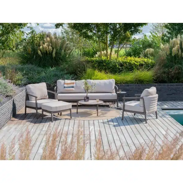 Barolo loungeset met Vic koffietafels