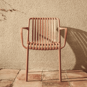 Kave Home Tuinstoel 'Isabellini' Gerecyclede kunststof, kleur Terracotta